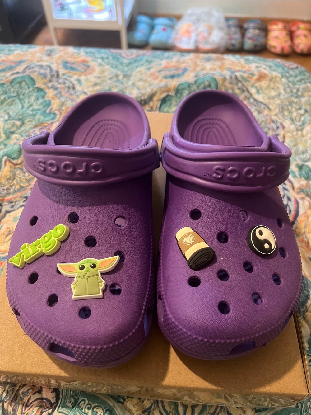 CROCS - purple *jibbitz not included*